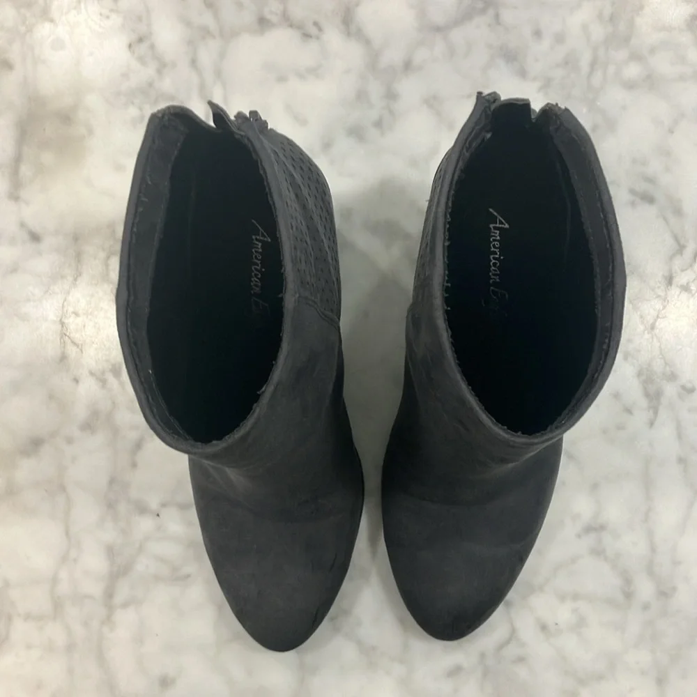 American Eagle Outfitters Gray Ankle Booties size 9 western heel boot zipper